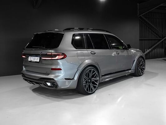 For  BMW X7 Carbon Fiber Wide-body Package, the X7 Upgrades the LM Style Front Lip Diffuser, Spoiler,  Wheel Arches