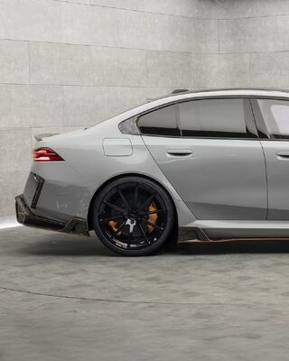 For BMW M5 G90 Carbon Fiber Body Kit M5 G90 MSY-style Carbon Fiber Front Lip Diffuser Spoiler Hood